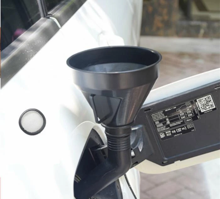 Auto Oil Funnel Plastic Injection Mould Auto Oil Funnel Plastic Injection Mould